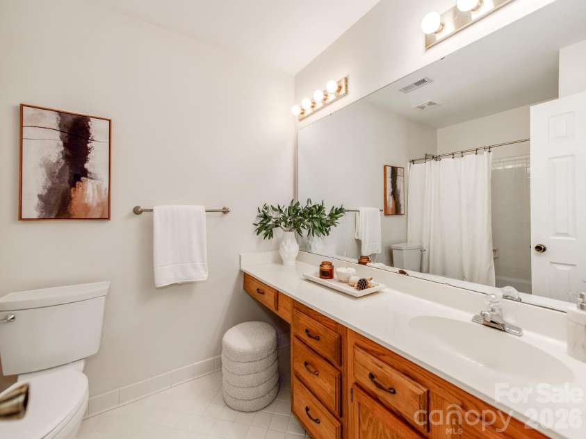 4625 Annerly Court, Charlotte, NC 28226.  MLS# CAR4399934, YatesRealty ID 36383. Bathroom