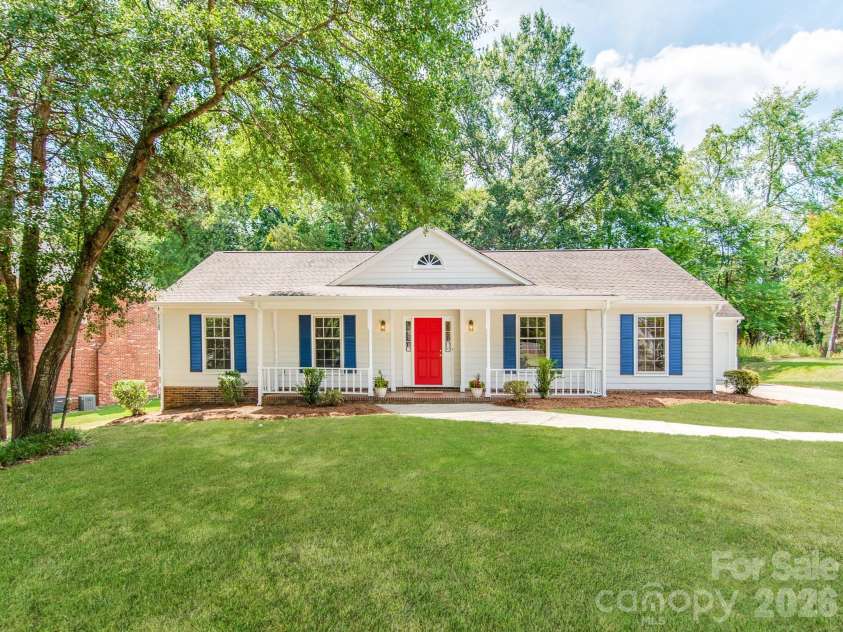 4625 Annerly Court, Charlotte, NC 28226.  MLS# CAR4399934, YatesRealty ID 36383. Front exterior