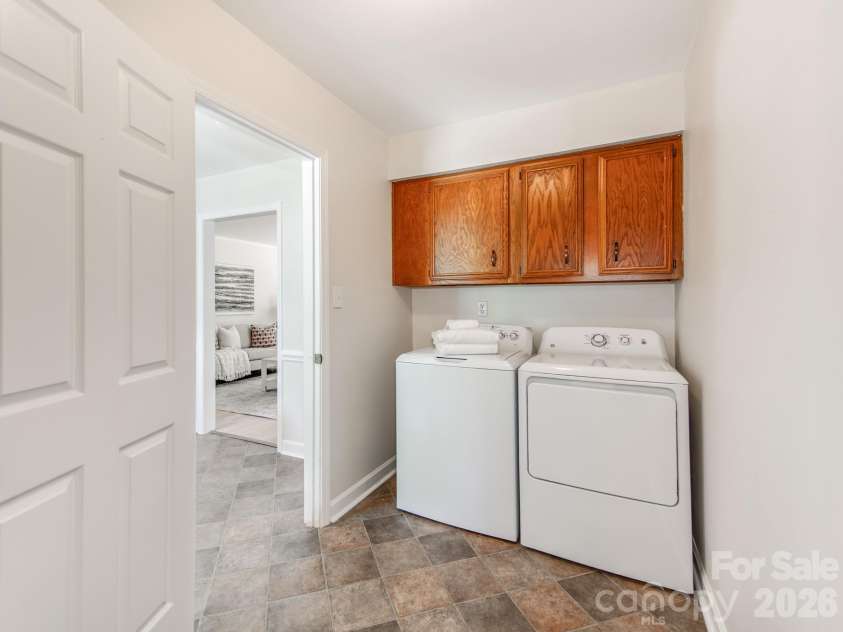 4625 Annerly Court, Charlotte, NC 28226.  MLS# CAR4399934, YatesRealty ID 36383. Laundry room