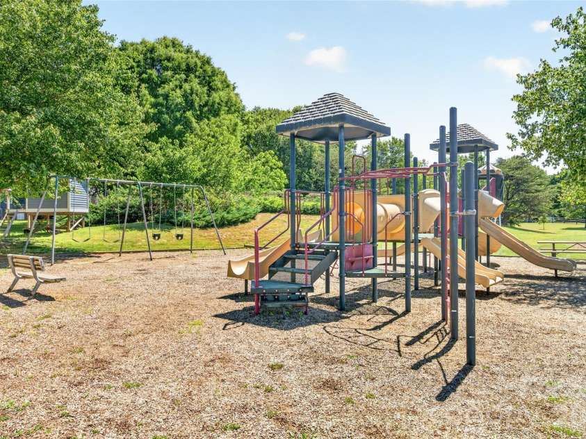 12700 Willow Grove Way, Huntersville, NC 28078.  MLS# CAR4400090, YatesRealty ID 36384. 