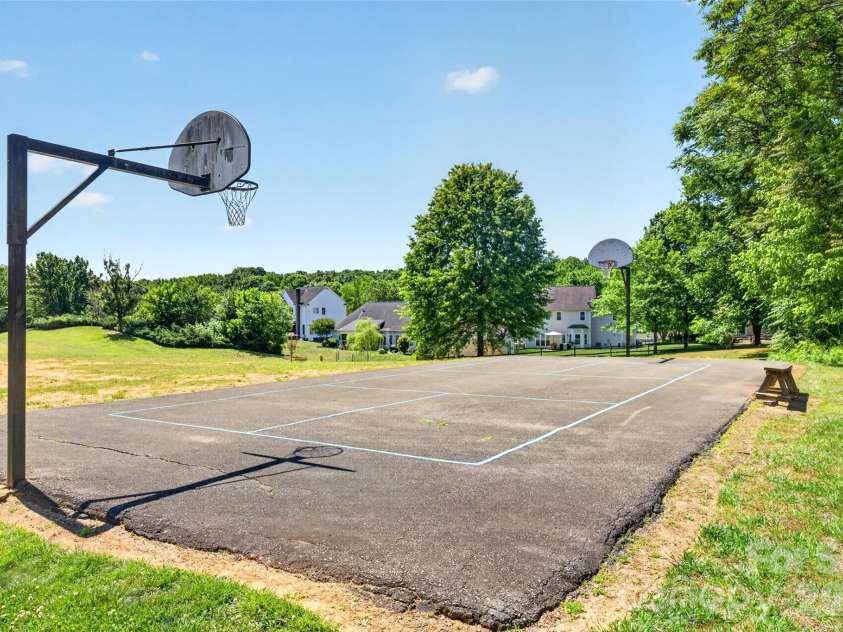 12700 Willow Grove Way, Huntersville, NC 28078.  MLS# CAR4400090, YatesRealty ID 36384. 
