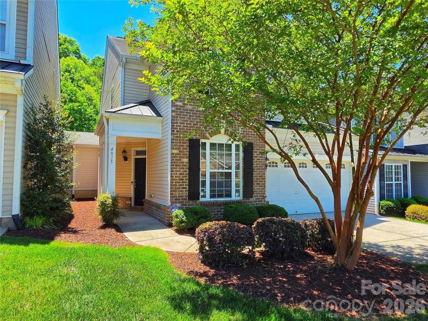 4815 Sterling Brooke Lane, Winston Salem, NC 27103.  MLS# CAR4387273, YatesRealty ID 36385. 