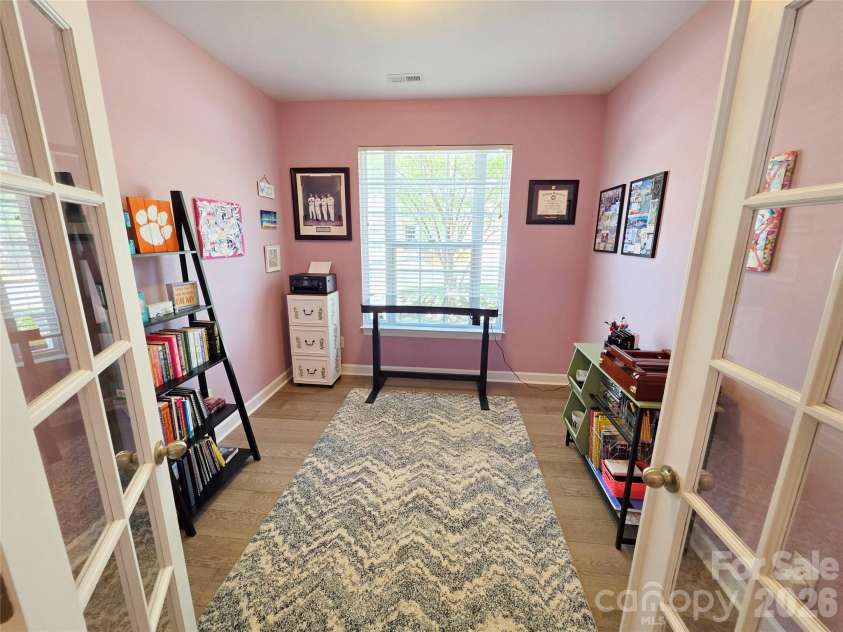 4815 Sterling Brooke Lane, Winston Salem, NC 27103.  MLS# CAR4387273, YatesRealty ID 36385. 