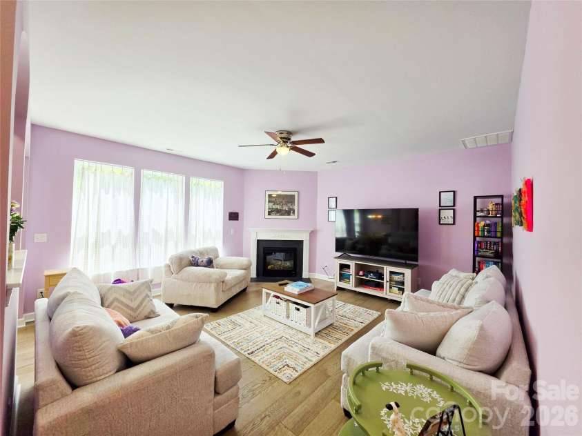 4815 Sterling Brooke Lane, Winston Salem, NC 27103.  MLS# CAR4387273, YatesRealty ID 36385. 