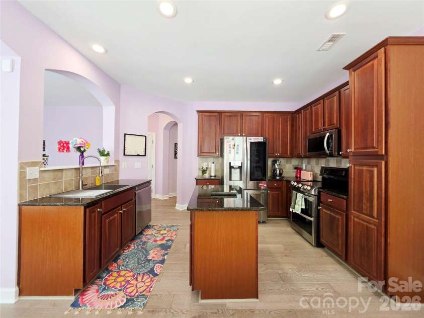 4815 Sterling Brooke Lane, Winston Salem, NC 27103.  MLS# CAR4387273, YatesRealty ID 36385. 