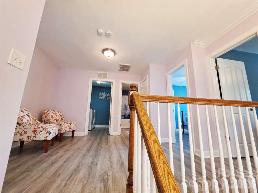 4815 Sterling Brooke Lane, Winston Salem, NC 27103.  MLS# CAR4387273, YatesRealty ID 36385. 