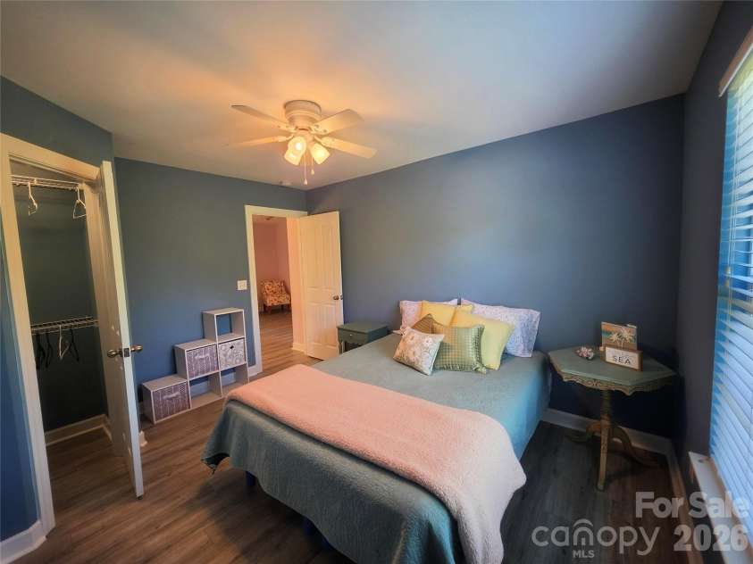 4815 Sterling Brooke Lane, Winston Salem, NC 27103.  MLS# CAR4387273, YatesRealty ID 36385. 