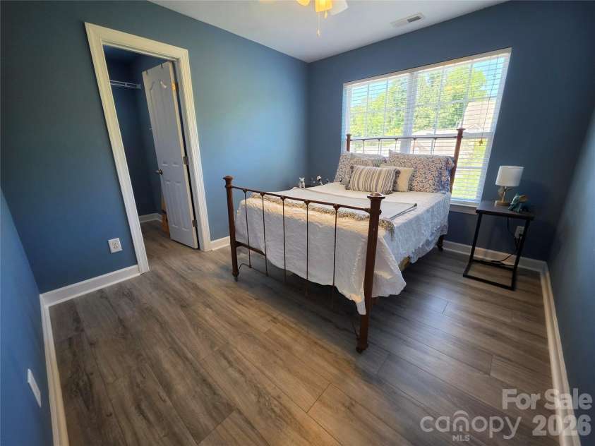 4815 Sterling Brooke Lane, Winston Salem, NC 27103.  MLS# CAR4387273, YatesRealty ID 36385. 
