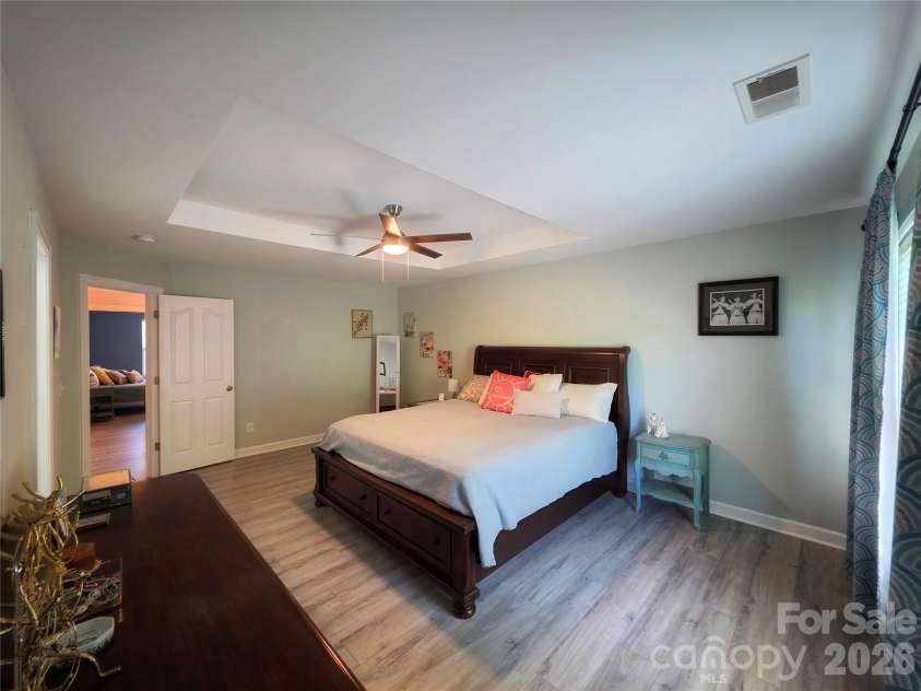4815 Sterling Brooke Lane, Winston Salem, NC 27103.  MLS# CAR4387273, YatesRealty ID 36385. 
