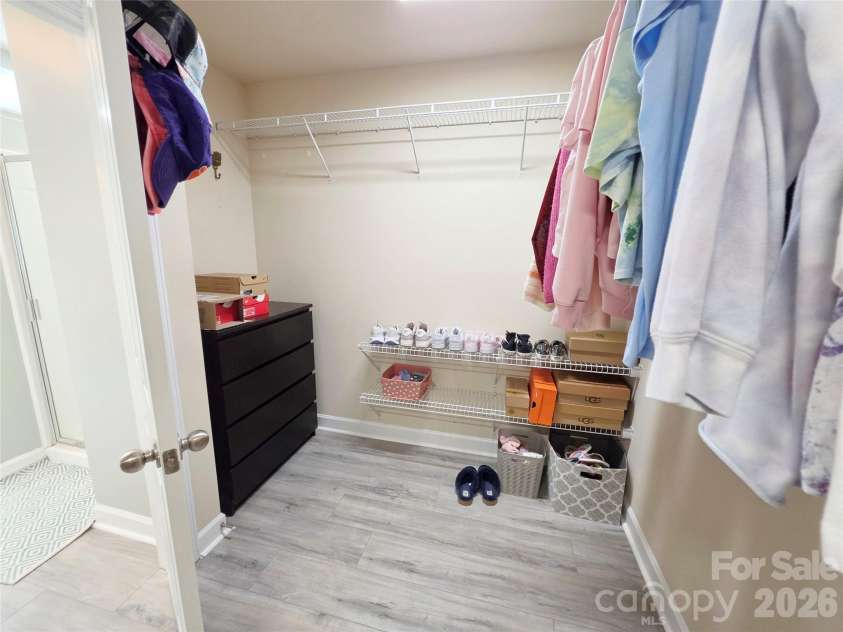 4815 Sterling Brooke Lane, Winston Salem, NC 27103.  MLS# CAR4387273, YatesRealty ID 36385. 