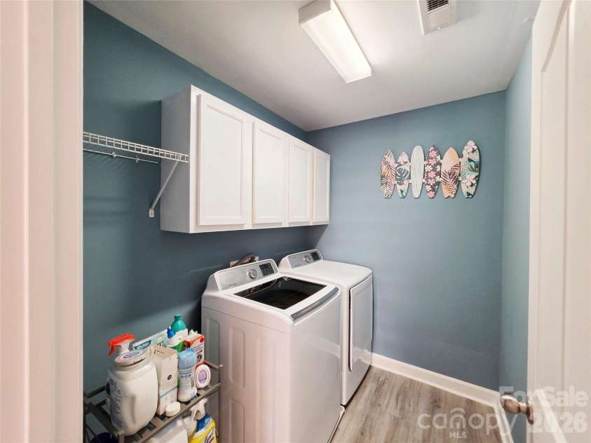 4815 Sterling Brooke Lane, Winston Salem, NC 27103.  MLS# CAR4387273, YatesRealty ID 36385. 