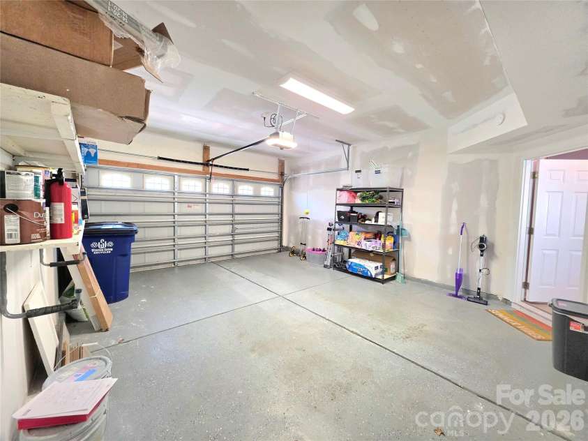 4815 Sterling Brooke Lane, Winston Salem, NC 27103.  MLS# CAR4387273, YatesRealty ID 36385. 