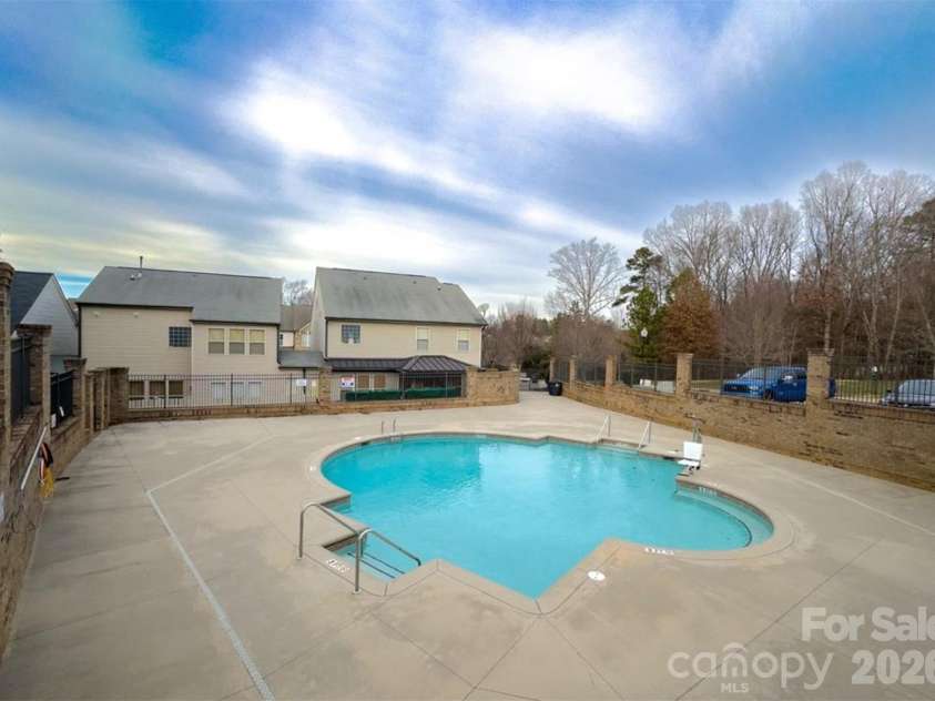 4815 Sterling Brooke Lane, Winston Salem, NC 27103.  MLS# CAR4387273, YatesRealty ID 36385. 