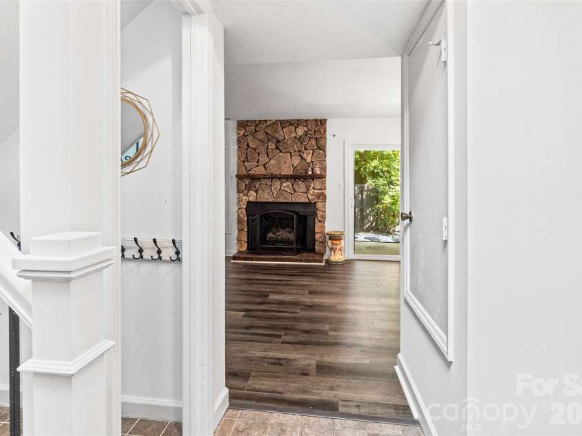6100 Honeysuckle Lane, Charlotte, NC 28212.  MLS# CAR4402268, YatesRealty ID 36386. 