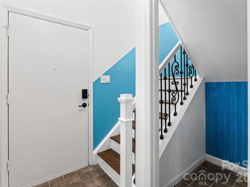6100 Honeysuckle Lane, Charlotte, NC 28212.  MLS# CAR4402268, YatesRealty ID 36386. 