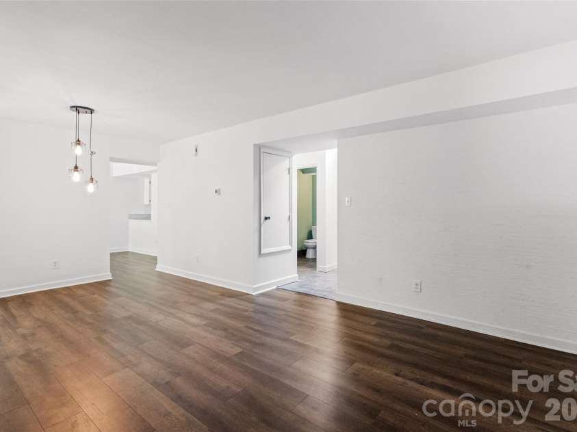 6100 Honeysuckle Lane, Charlotte, NC 28212.  MLS# CAR4402268, YatesRealty ID 36386. 