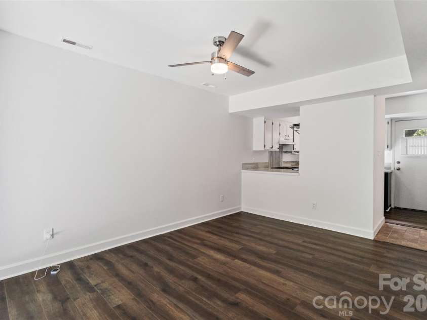 6100 Honeysuckle Lane, Charlotte, NC 28212.  MLS# CAR4402268, YatesRealty ID 36386. 