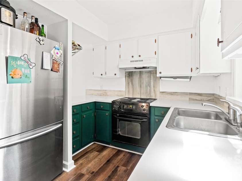6100 Honeysuckle Lane, Charlotte, NC 28212.  MLS# CAR4402268, YatesRealty ID 36386. 