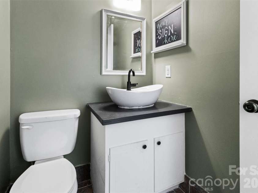 6100 Honeysuckle Lane, Charlotte, NC 28212.  MLS# CAR4402268, YatesRealty ID 36386. 