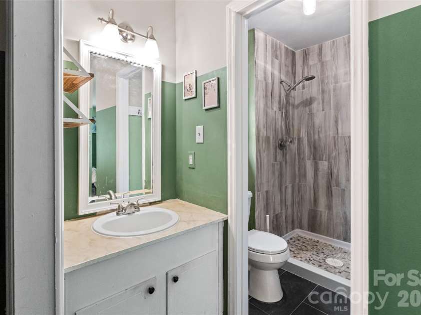 6100 Honeysuckle Lane, Charlotte, NC 28212.  MLS# CAR4402268, YatesRealty ID 36386. 