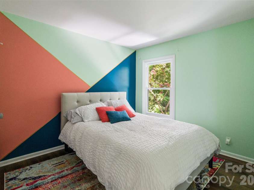 6100 Honeysuckle Lane, Charlotte, NC 28212.  MLS# CAR4402268, YatesRealty ID 36386. 