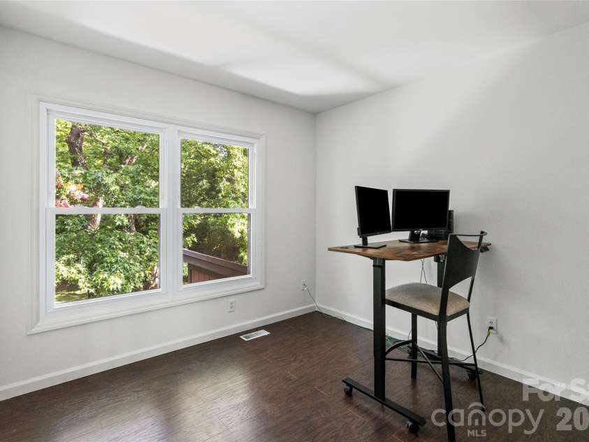 6100 Honeysuckle Lane, Charlotte, NC 28212.  MLS# CAR4402268, YatesRealty ID 36386. 