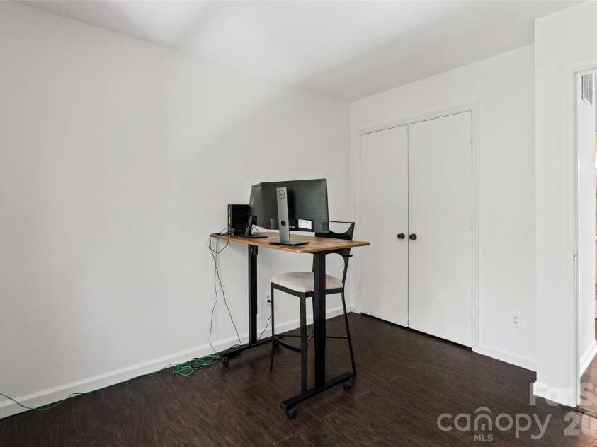 6100 Honeysuckle Lane, Charlotte, NC 28212.  MLS# CAR4402268, YatesRealty ID 36386. 