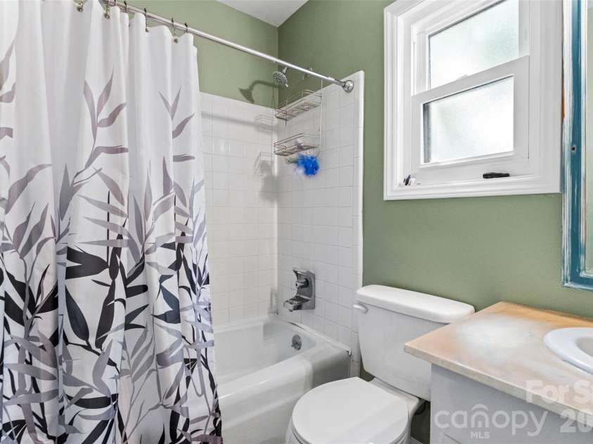 6100 Honeysuckle Lane, Charlotte, NC 28212.  MLS# CAR4402268, YatesRealty ID 36386. 