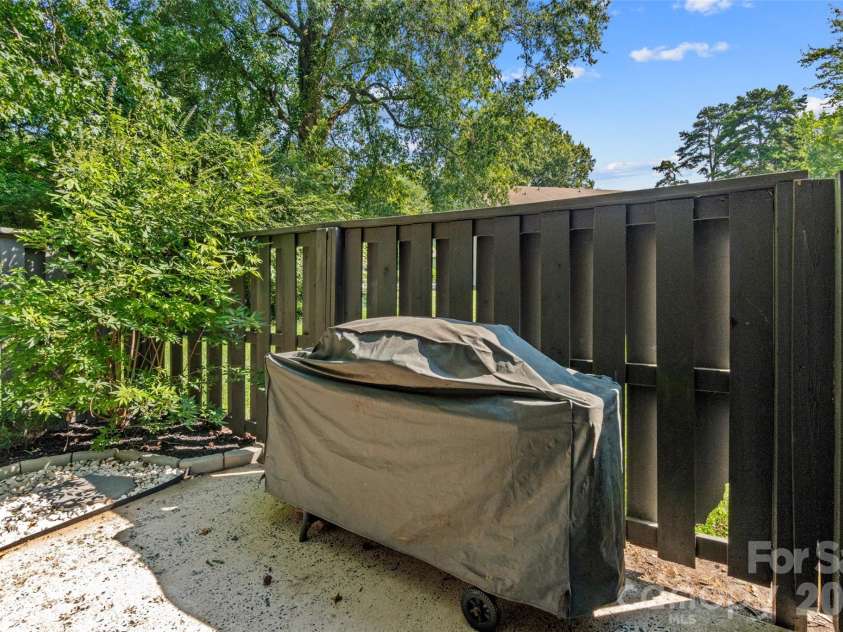 6100 Honeysuckle Lane, Charlotte, NC 28212.  MLS# CAR4402268, YatesRealty ID 36386. 