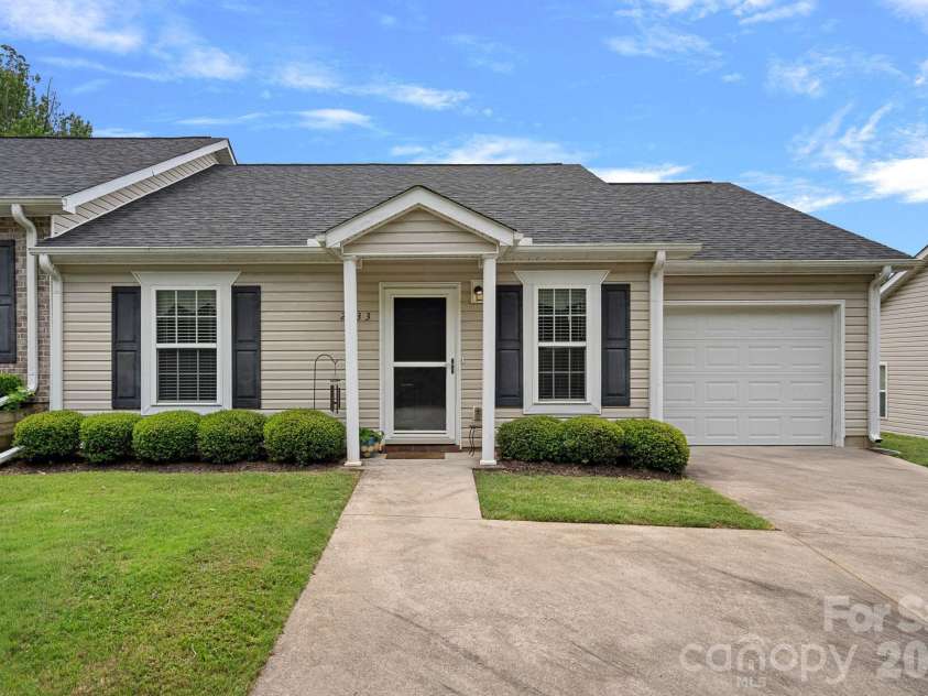 2933 Trimble Circle, Concord, NC 28027.  MLS# CAR4398510, YatesRealty ID 36387. 