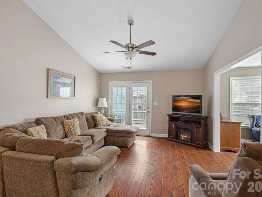 2933 Trimble Circle, Concord, NC 28027.  MLS# CAR4398510, YatesRealty ID 36387. 