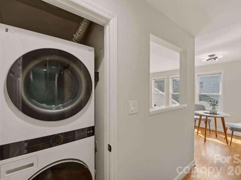 815 Lexington Avenue, Charlotte, NC 28203.  MLS# CAR4399546, YatesRealty ID 36388. 