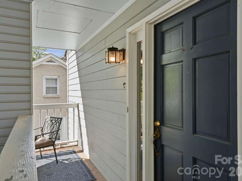 815 Lexington Avenue, Charlotte, NC 28203.  MLS# CAR4399546, YatesRealty ID 36388. 