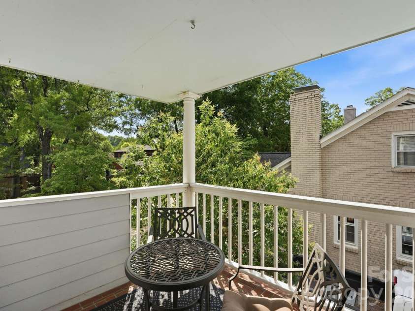 815 Lexington Avenue, Charlotte, NC 28203.  MLS# CAR4399546, YatesRealty ID 36388. 