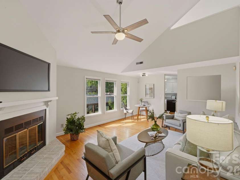 815 Lexington Avenue, Charlotte, NC 28203.  MLS# CAR4399546, YatesRealty ID 36388. 