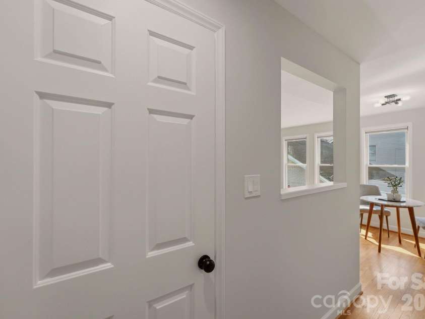 815 Lexington Avenue, Charlotte, NC 28203.  MLS# CAR4399546, YatesRealty ID 36388. 