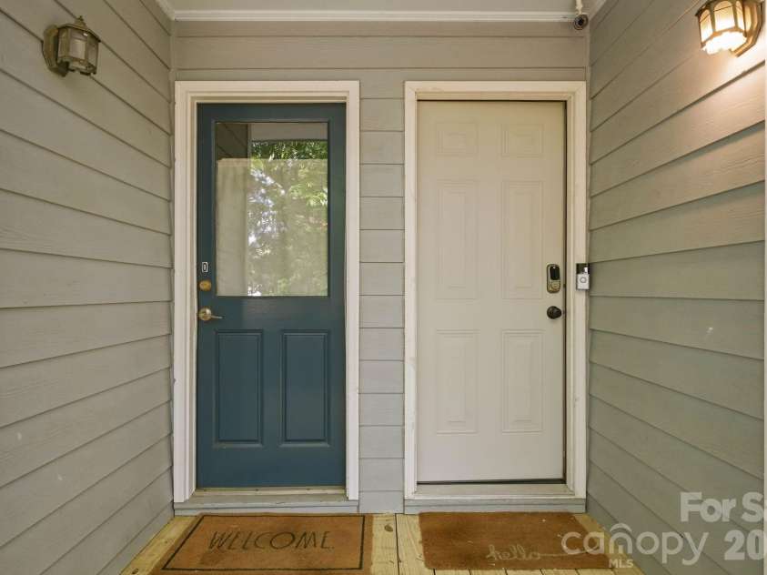 815 Lexington Avenue, Charlotte, NC 28203.  MLS# CAR4399546, YatesRealty ID 36388. 