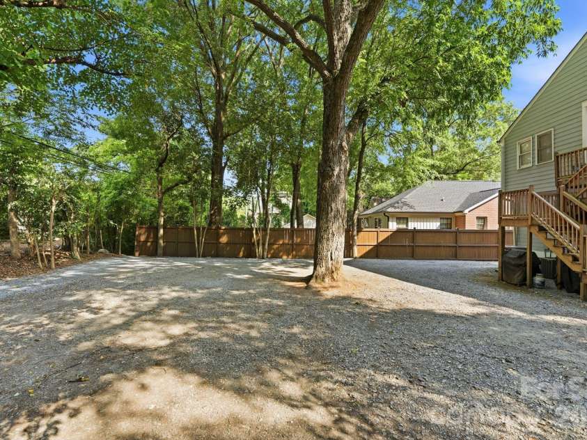 815 Lexington Avenue, Charlotte, NC 28203.  MLS# CAR4399546, YatesRealty ID 36388. 