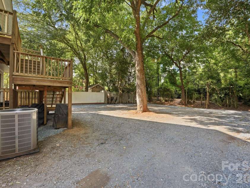 815 Lexington Avenue, Charlotte, NC 28203.  MLS# CAR4399546, YatesRealty ID 36388. 