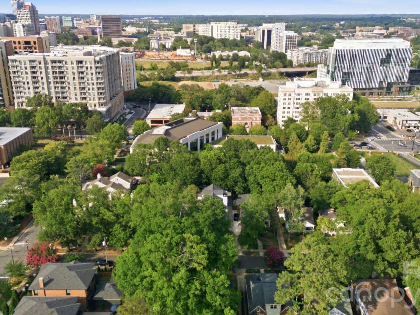 815 Lexington Avenue, Charlotte, NC 28203.  MLS# CAR4399546, YatesRealty ID 36388. 