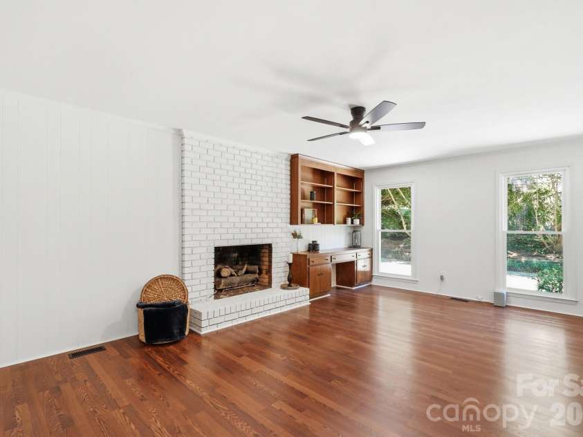 1927 Terra Lane, Lancaster, SC 29720.  MLS# CAR4379834, YatesRealty ID 36389. Den