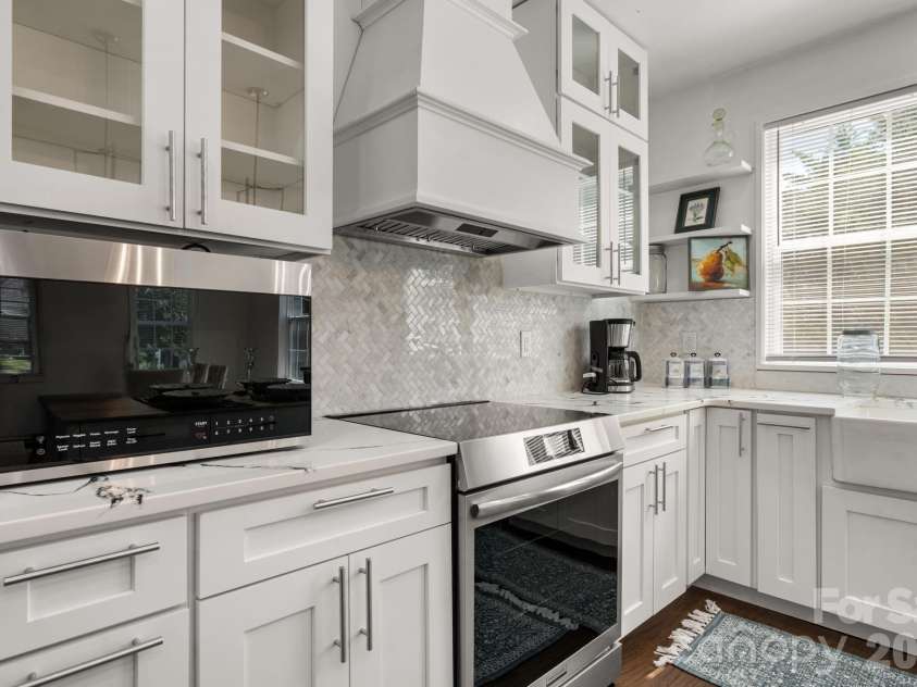 1407 Mimosa Lane, Lenoir, NC 28645.  MLS# CAR4405625, YatesRealty ID 3639. 