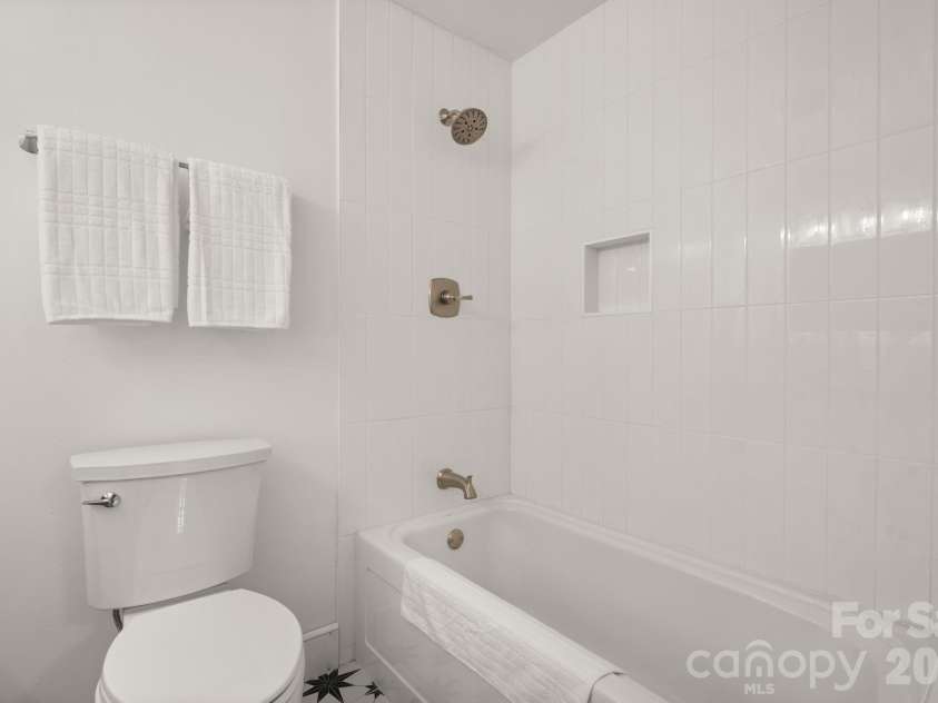 1407 Mimosa Lane, Lenoir, NC 28645.  MLS# CAR4405625, YatesRealty ID 3639. 