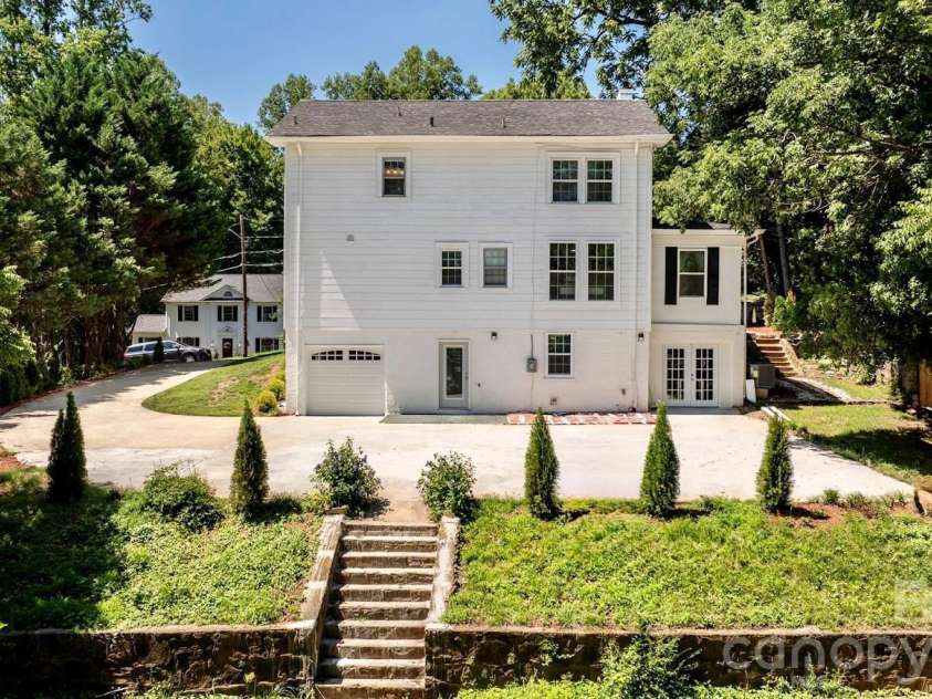 1407 Mimosa Lane, Lenoir, NC 28645.  MLS# CAR4405625, YatesRealty ID 3639. 