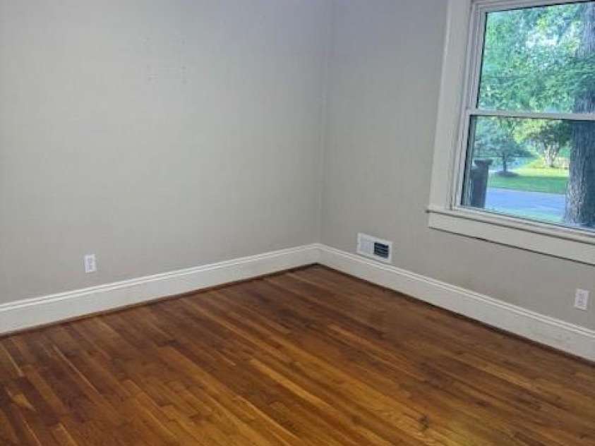 706 12th Avenue, Hickory, NC 28601.  MLS# CAR4401188, YatesRealty ID 36391. 