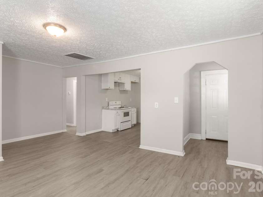 411 Thompson Street, Shelby, NC 28150.  MLS# CAR4402904, YatesRealty ID 36392. 