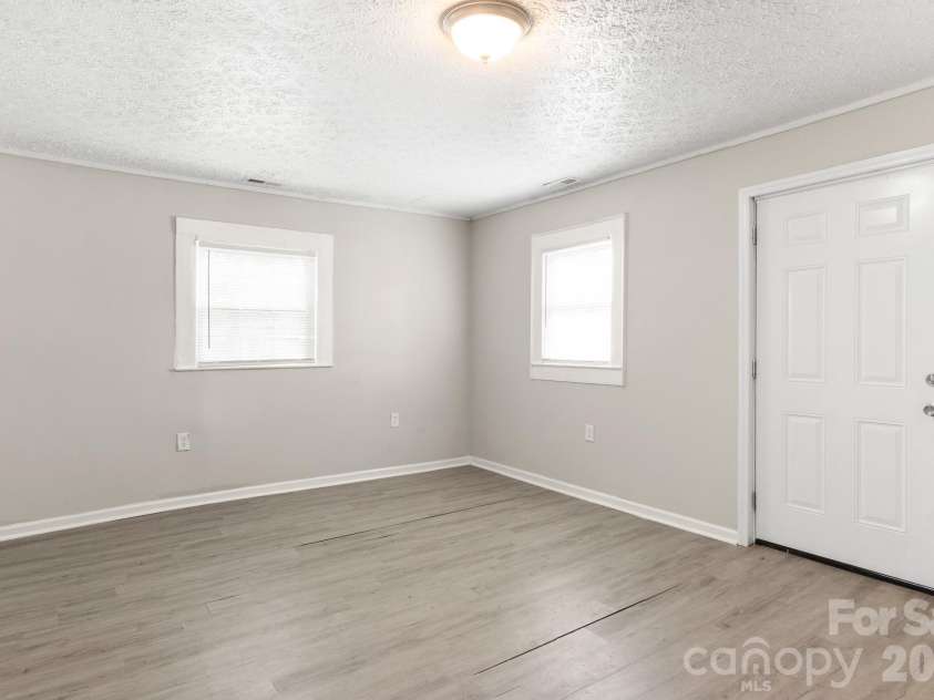 411 Thompson Street, Shelby, NC 28150.  MLS# CAR4402904, YatesRealty ID 36392. 