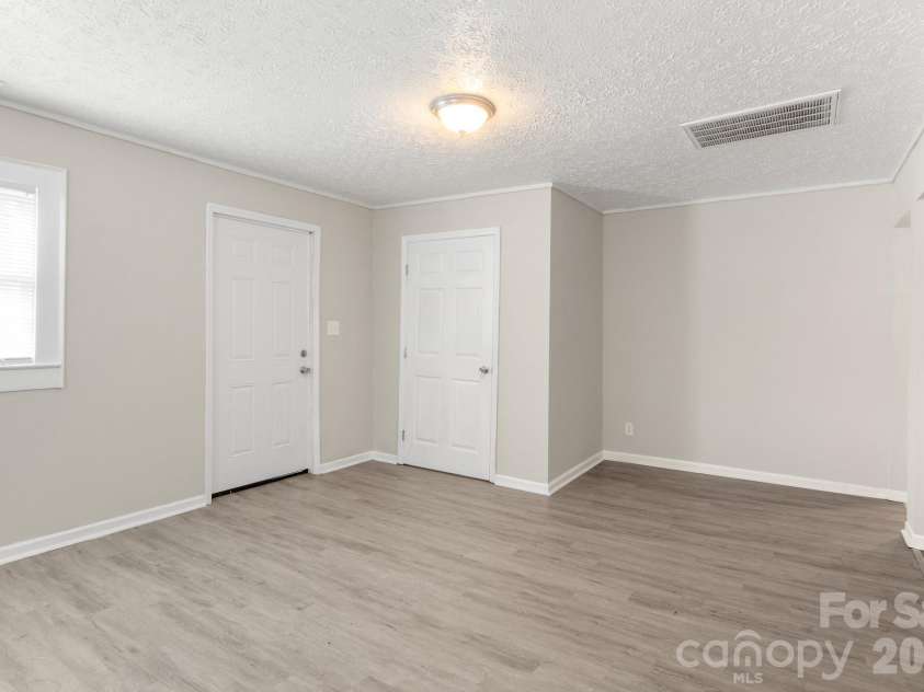 411 Thompson Street, Shelby, NC 28150.  MLS# CAR4402904, YatesRealty ID 36392. 
