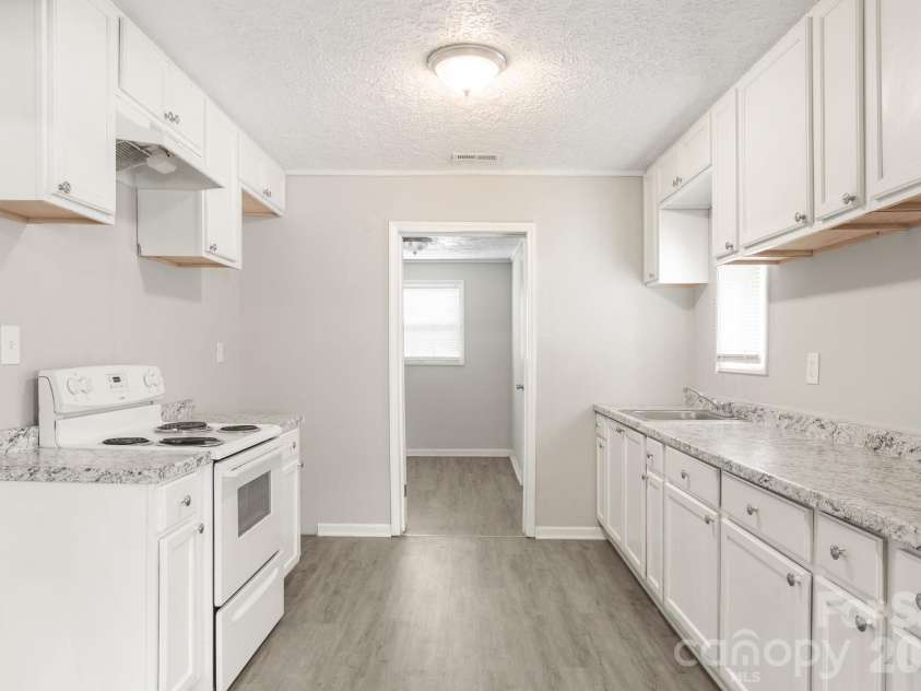 411 Thompson Street, Shelby, NC 28150.  MLS# CAR4402904, YatesRealty ID 36392. 
