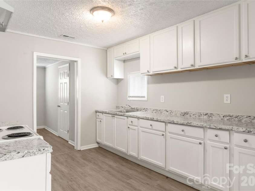 411 Thompson Street, Shelby, NC 28150.  MLS# CAR4402904, YatesRealty ID 36392. 
